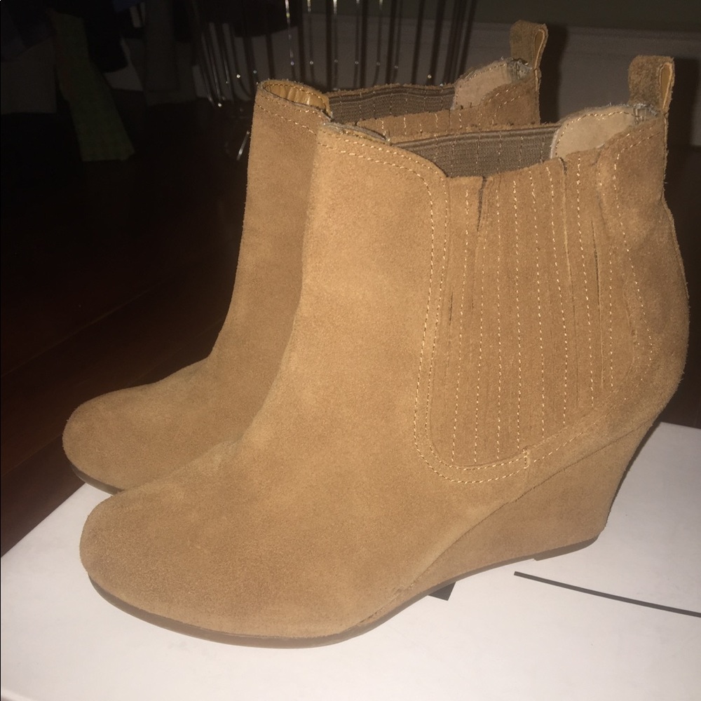 Dolce Vita Wedge Bootie Sz. 6.5